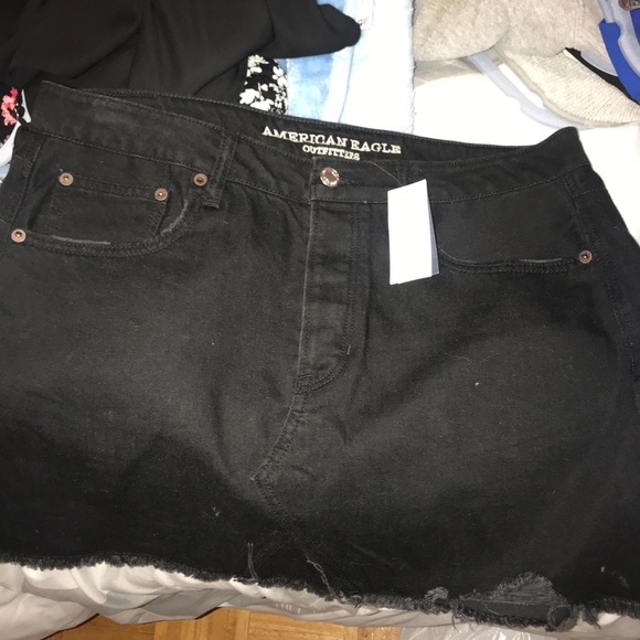 American Eagle Outfitters Dresses & Skirts - American eagle black Jean skirt